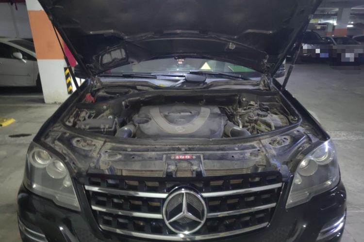 Used Mercedes-Benz M-Class 2010 ML 350 4MATIC Luxury Special Edition Engine Bay