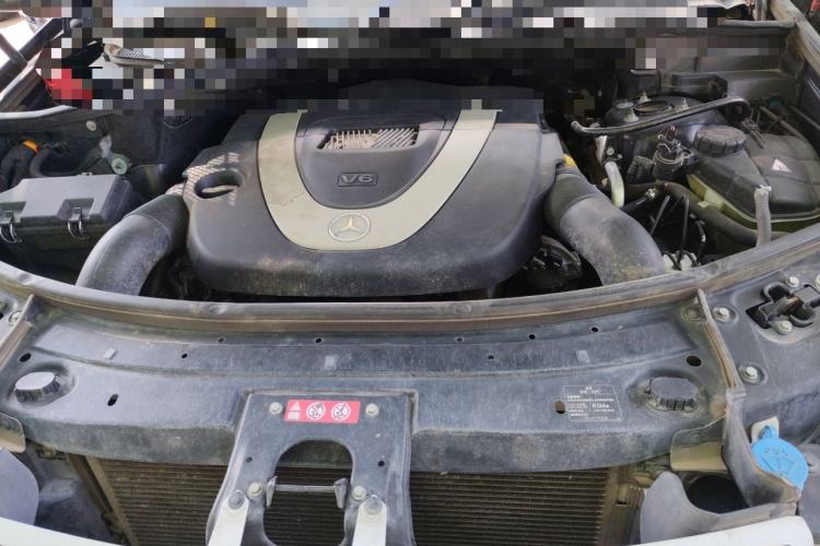 Used Mercedes-Benz M-Class 2010 ML 300 4MATIC Engine Bay