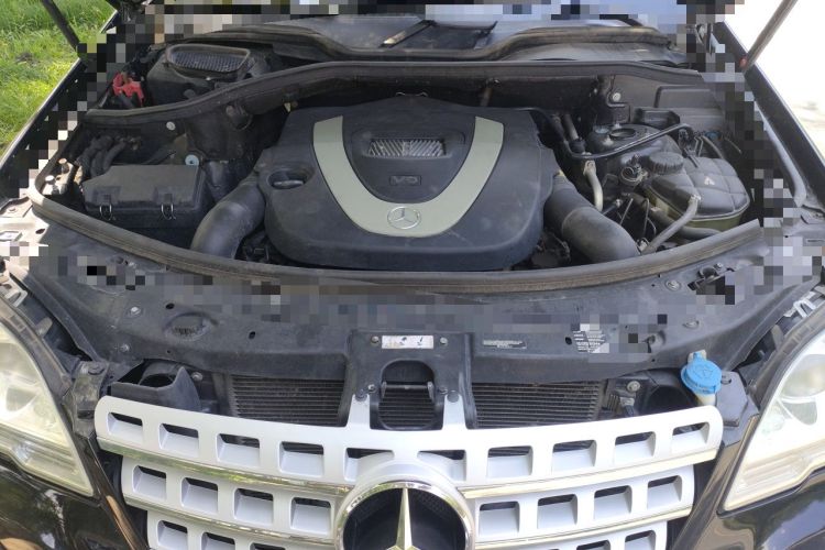 Used Mercedes-Benz M-Class 2010 ML 300 4MATIC Engine Bay
