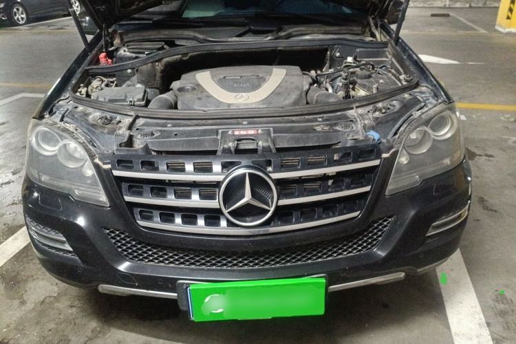 Used Mercedes-Benz M-Class 2010 ML 350 4MATIC Luxury Model Engine Bay