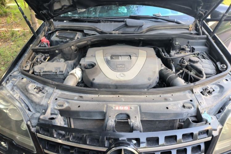 Used Mercedes-Benz M-Class 2010 ML 350 4MATIC Luxury Model Engine Bay