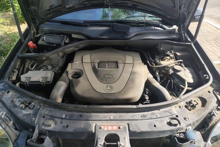 Used Mercedes-Benz M-Class 2010 ML 350 4MATIC Luxury Special Edition Engine Bay