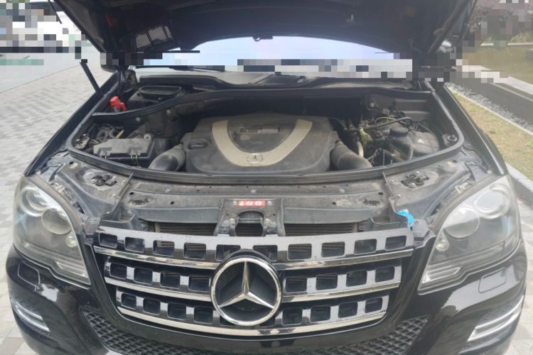Used Mercedes-Benz M-Class 2010 ML 350 4MATIC Luxury Model Engine Bay