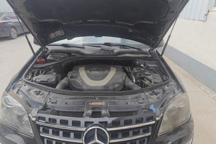 Used Mercedes-Benz M-Class 2010 ML 350 4MATIC Luxury Model Engine Bay