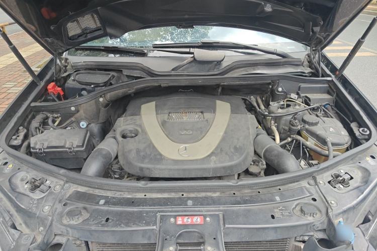 Used Mercedes-Benz M-Class 2010 ML 350 4MATIC Luxury Special Edition Engine Bay