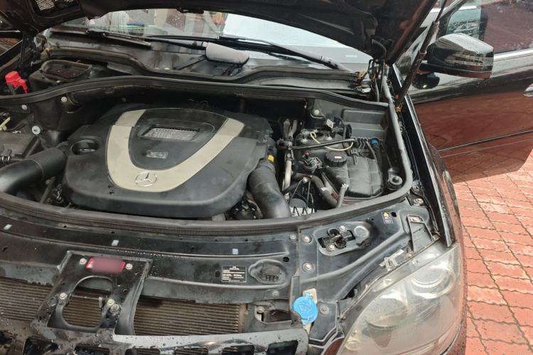 Used Mercedes-Benz M-Class 2010 ML 350 4MATIC Luxury Special Edition Engine Bay Left
