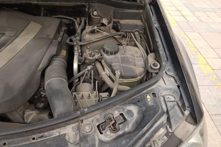 Used Mercedes-Benz M-Class 2010 ML 350 4MATIC Luxury Special Edition Engine Bay Left