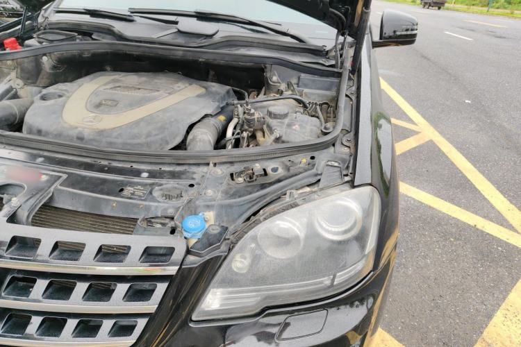 Used Mercedes-Benz M-Class 2010 ML 350 4MATIC Luxury Model Engine Bay Left