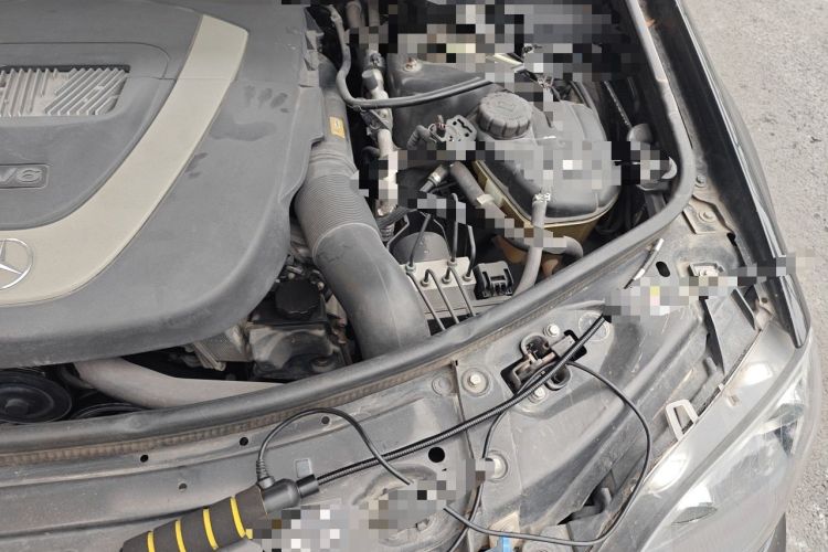 Used Mercedes-Benz M-Class 2010 ML 350 4MATIC Luxury Model Engine Bay Left