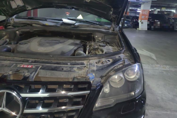 Used Mercedes-Benz M-Class 2010 ML 350 4MATIC Luxury Special Edition Engine Bay Left