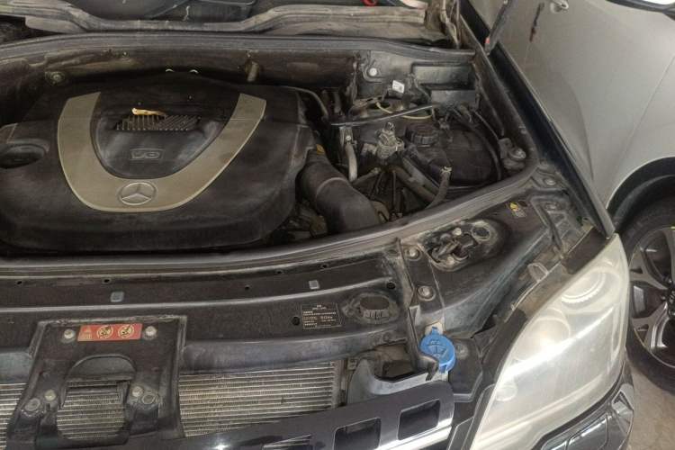 Used Mercedes-Benz M-Class 2010 ML 350 4MATIC Luxury Special Edition Engine Bay Left