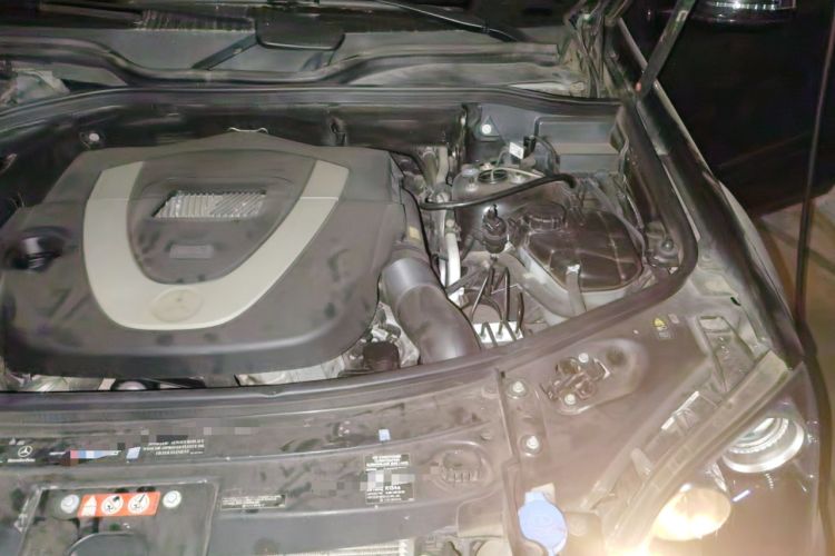 Used Mercedes-Benz M-Class 2010 ML 350 4MATIC Luxury Special Edition Engine Bay Left