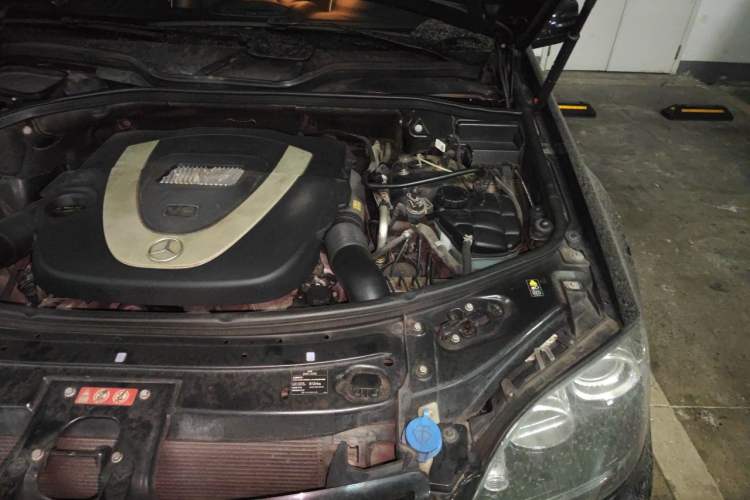 Used Mercedes-Benz M-Class 2010 ML 350 4MATIC Luxury Special Edition Engine Bay Left