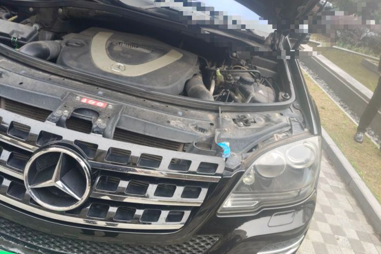 Used Mercedes-Benz M-Class 2010 ML 350 4MATIC Luxury Model Engine Bay Left