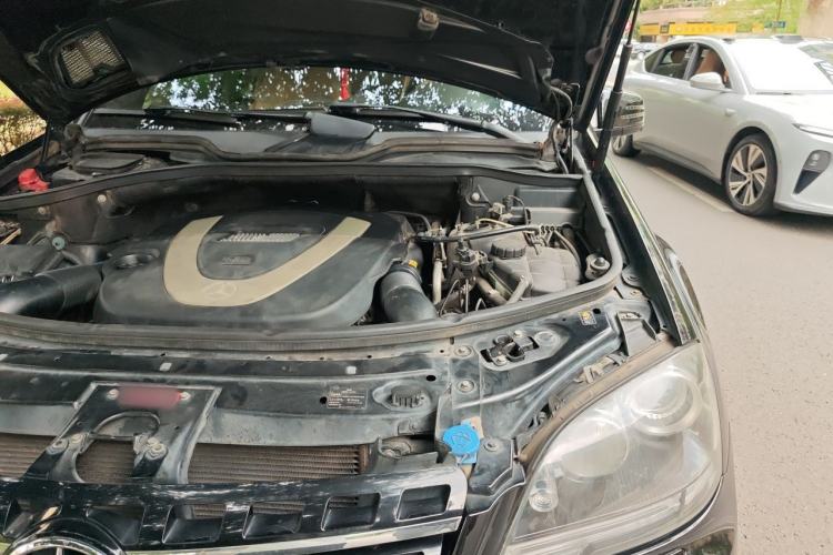 Used Mercedes-Benz M-Class 2010 ML 350 4MATIC Luxury Model Engine Bay Left