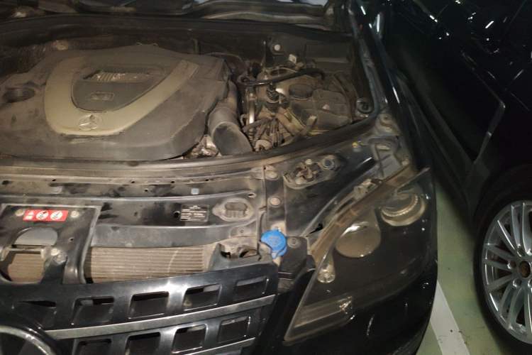 Used Mercedes-Benz M-Class 2010 ML 350 4MATIC Luxury Special Edition Engine Bay Left