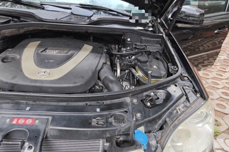 Used Mercedes-Benz M-Class 2010 ML 300 4MATIC Engine Bay Left