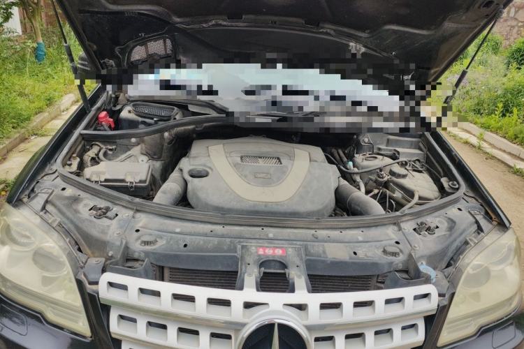 Used Mercedes-Benz M-Class 2010 ML 300 4MATIC Engine Bay