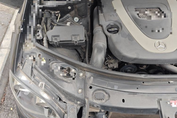 Used Mercedes-Benz M-Class 2010 ML 350 4MATIC Luxury Model Engine Bay Right