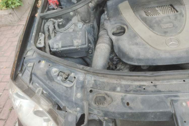 Used Mercedes-Benz M-Class 2010 ML 300 4MATIC Engine Bay Right