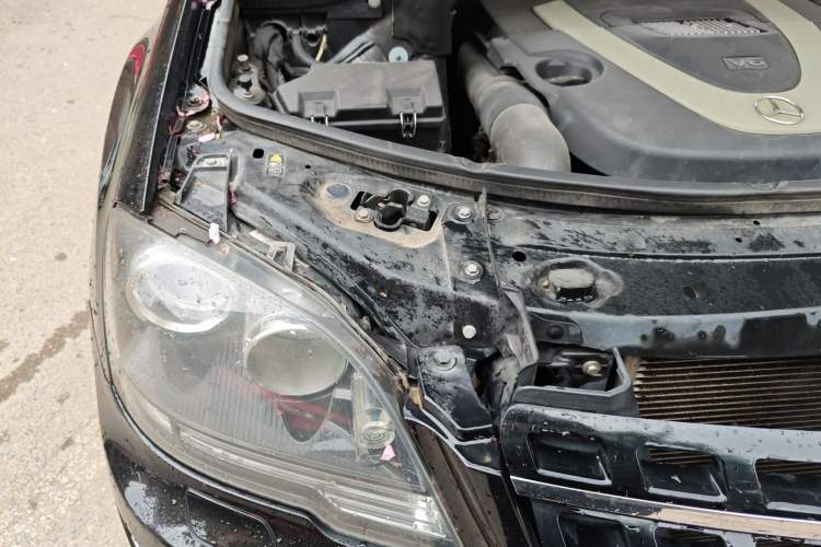 Used Mercedes-Benz M-Class 2010 ML 350 4MATIC Luxury Special Edition Engine Bay Right