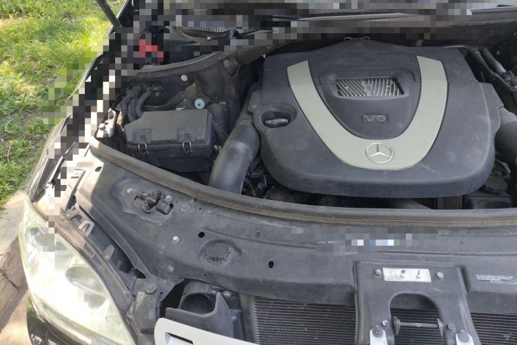 Used Mercedes-Benz M-Class 2010 ML 300 4MATIC Engine Bay Right