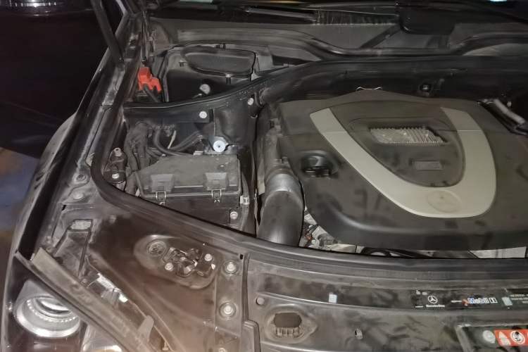 Used Mercedes-Benz M-Class 2010 ML 350 4MATIC Luxury Special Edition Engine Bay Right