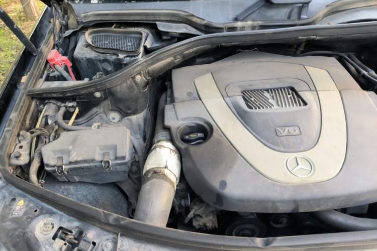 Used Mercedes-Benz M-Class 2010 ML 350 4MATIC Luxury Model Engine Bay Right