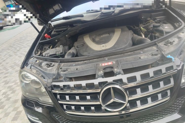 Used Mercedes-Benz M-Class 2010 ML 350 4MATIC Luxury Model Engine Bay Right