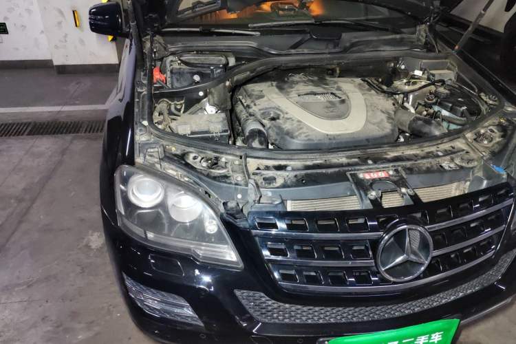 Used Mercedes-Benz M-Class 2010 ML 350 4MATIC Luxury Model Engine Bay Right