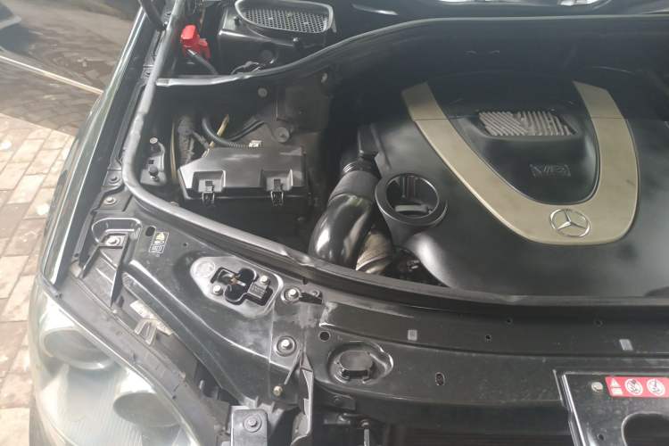 Used Mercedes-Benz M-Class 2010 ML 500 4MATIC Engine Bay Right