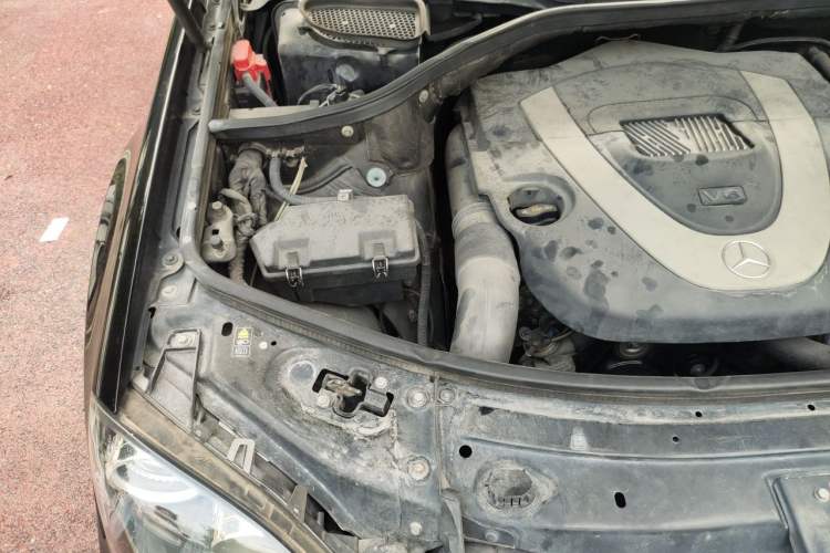 Used Mercedes-Benz M-Class 2010 ML 350 4MATIC Luxury Special Edition Engine Bay Right