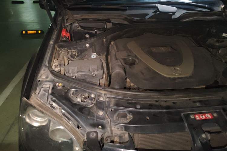 Used Mercedes-Benz M-Class 2010 ML 350 4MATIC Luxury Special Edition Engine Bay Right