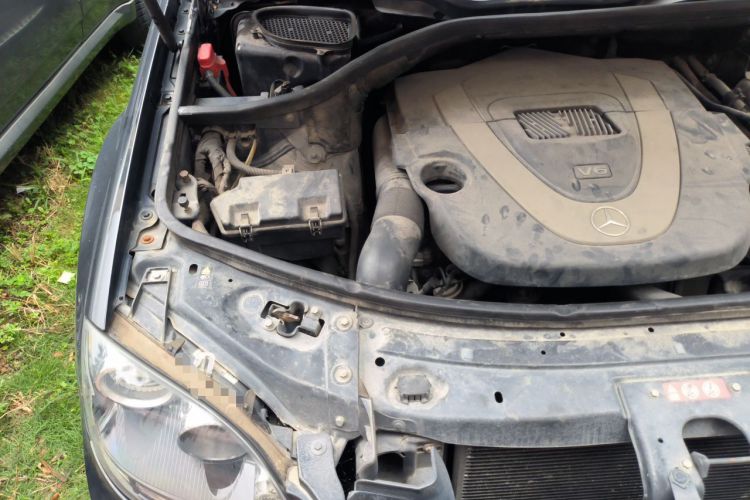 Used Mercedes-Benz M-Class 2010 ML 350 4MATIC Luxury Model Engine Bay Right