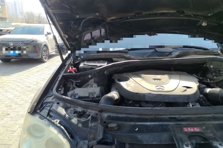 Used Mercedes-Benz M-Class 2010 ML 300 4MATIC Engine Bay Right