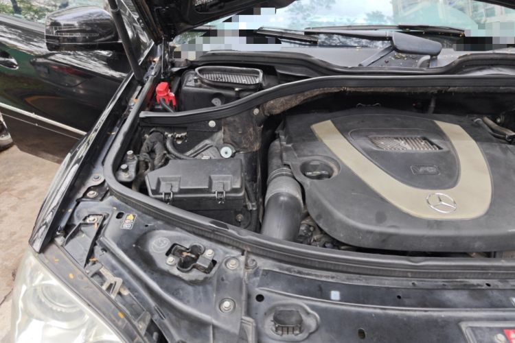 Used Mercedes-Benz M-Class 2010 ML 300 4MATIC Engine Bay Right