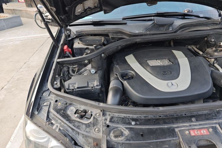 Used Mercedes-Benz M-Class 2010 ML 350 4MATIC Luxury Model Engine Bay Right