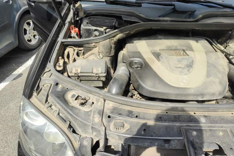 Used Mercedes-Benz M-Class 2010 ML 350 4MATIC Luxury Special Edition Engine Bay Right