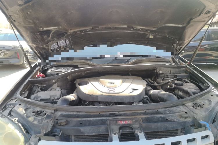 Used Mercedes-Benz M-Class 2010 ML 300 4MATIC Engine Bay