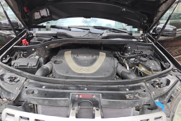 Used Mercedes-Benz M-Class 2010 ML 300 4MATIC Engine Bay
