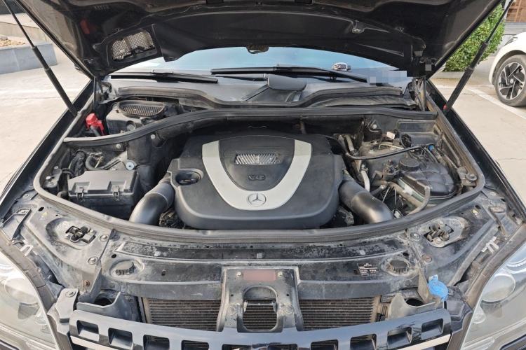 Used Mercedes-Benz M-Class 2010 ML 350 4MATIC Luxury Model Engine Bay