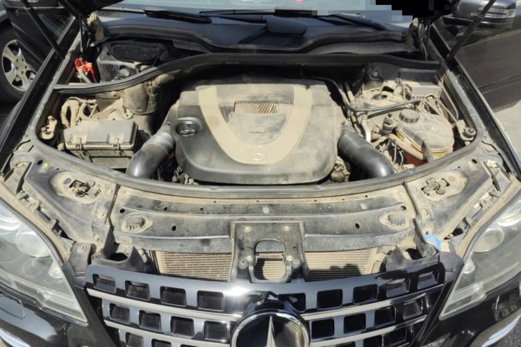 Used Mercedes-Benz M-Class 2010 ML 350 4MATIC Luxury Special Edition Engine Bay