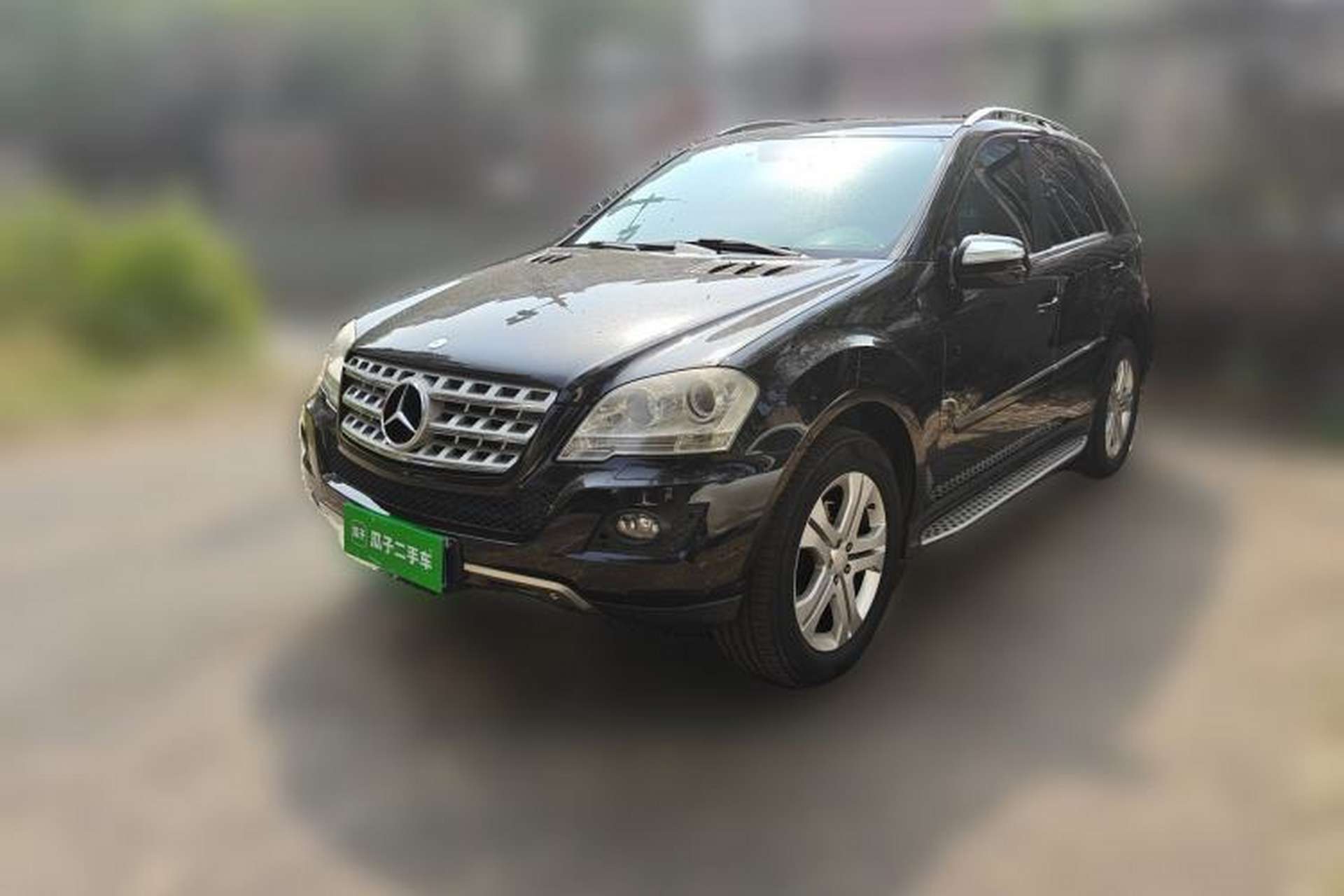Used Mercedes-Benz M-Class 2010 ML 350 4MATIC Luxury Model Front Left 45 Deg
