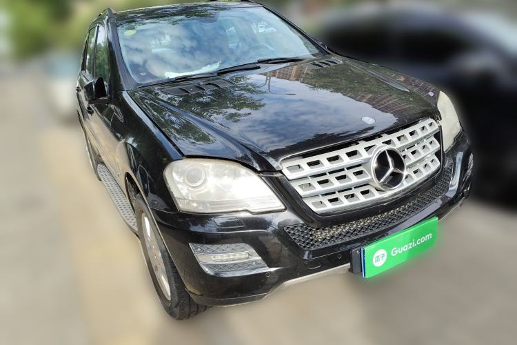 Used Mercedes-Benz M-Class 2010 ML 300 4MATIC Front Right 45 Deg