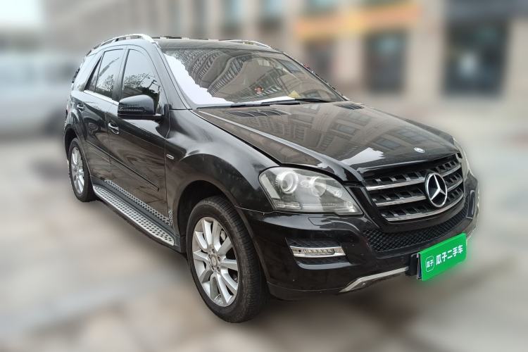 Used Mercedes-Benz M-Class 2010 ML 350 4MATIC Luxury Special Edition Front Right 45 Deg