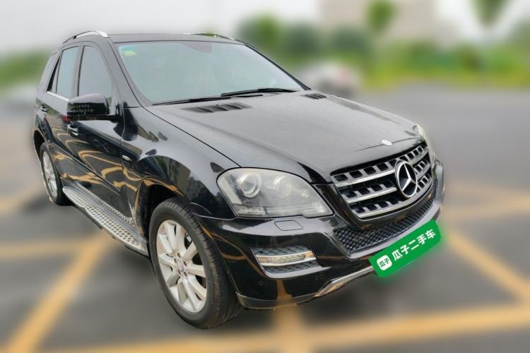 Used Mercedes-Benz M-Class 2010 ML 350 4MATIC Luxury Model Front Right 45 Deg