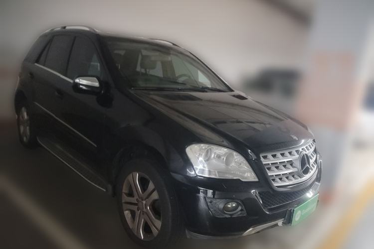 Used Mercedes-Benz M-Class 2010 ML 350 4MATIC Luxury Model Front Right 45 Deg