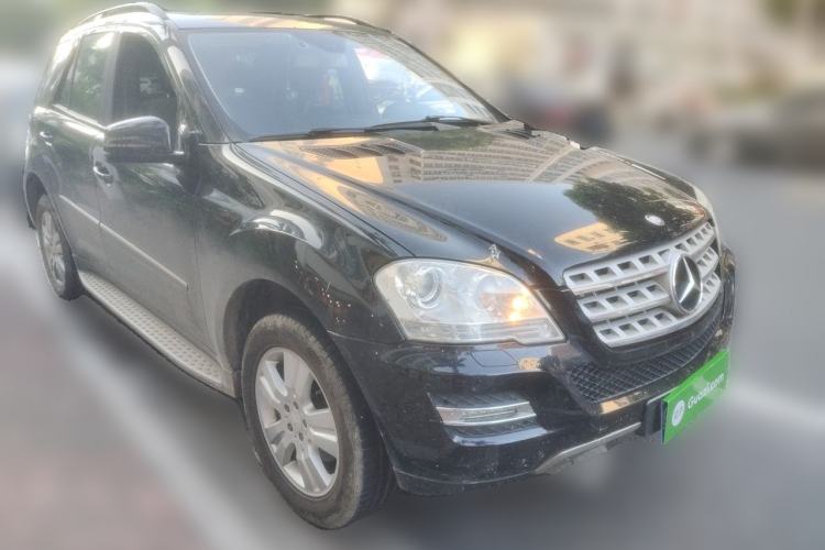 Used Mercedes-Benz M-Class 2010 ML 300 4MATIC Front Right 45 Deg