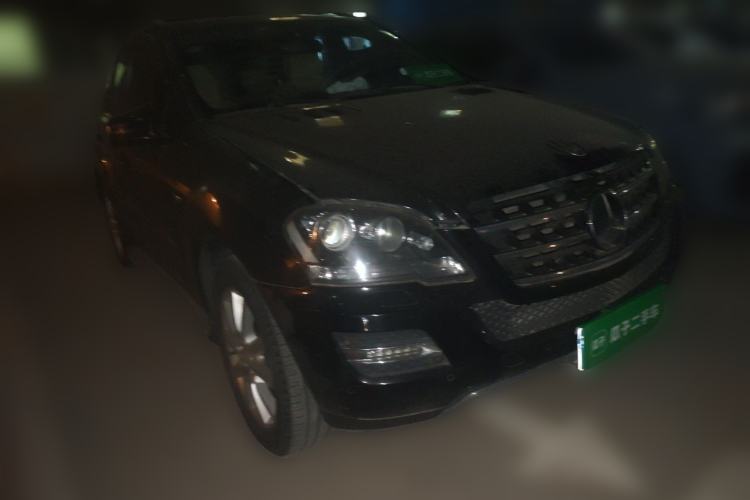 Used Mercedes-Benz M-Class 2010 ML 350 4MATIC Luxury Model Front Right 45 Deg