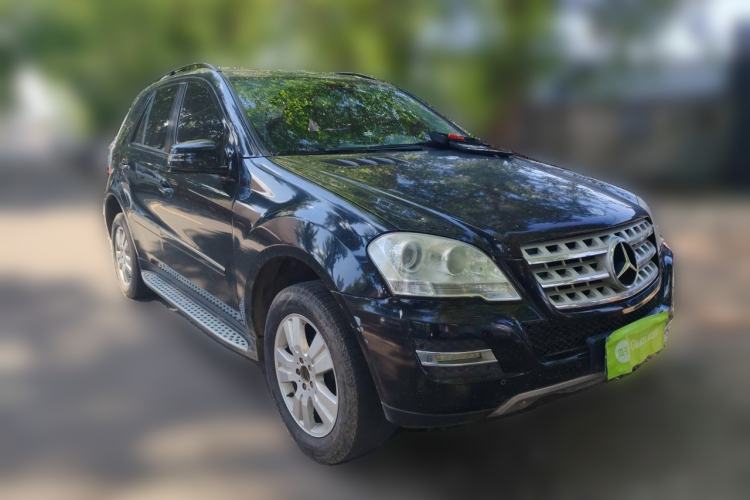 Used Mercedes-Benz M-Class 2010 ML 300 4MATIC Front Right 45 Deg